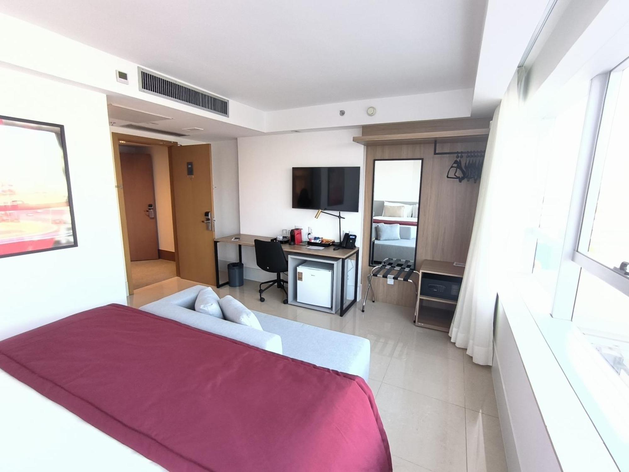 Raridade!! Flat Particular De Alto Padrao Em Novissimo - Cama King Size E Cama De Solteiro - Limpeza Diaria Gratuita - Otimo Preco - Excelente Atendimento - Localizacao De - Dentro Do Ramada Alvorada Hotel
